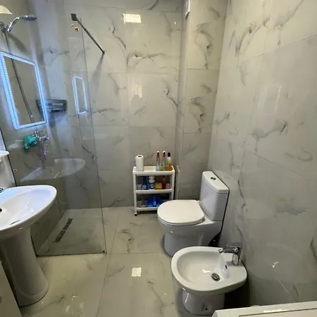 Auras Sweet * Tirana